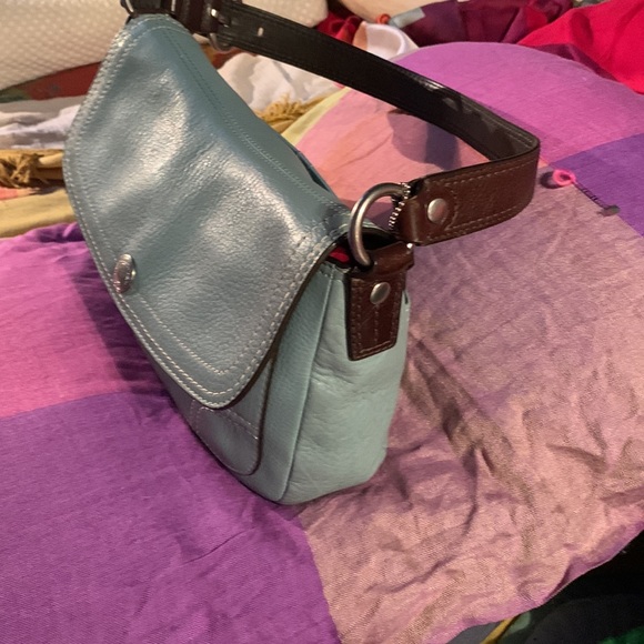 Super clean coach in a robins egg blue - Picture 4 of 11